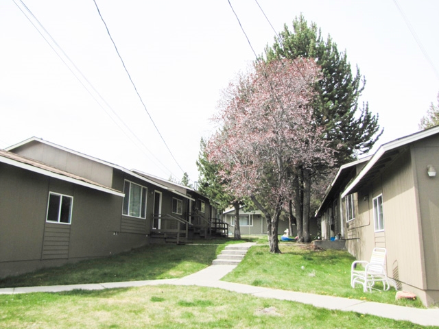 2111 NW Hill St in Bend, OR - Building Photo - Building Photo