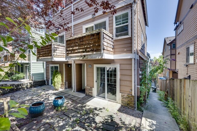 property at 130 25th Ave E