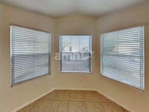 9045 W Holly St in Phoenix, AZ - Building Photo - Building Photo