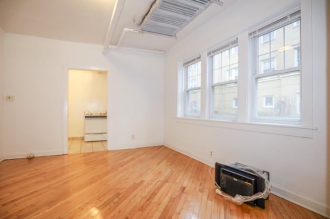 2453 W Gunnison St, Unit G in Chicago, IL - Building Photo - Building Photo