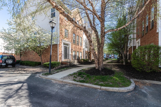 420 Beverly Ct in Carmel, IN - Building Photo - Building Photo