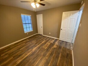 1502 Daffan Ave in Ennis, TX - Building Photo - Building Photo