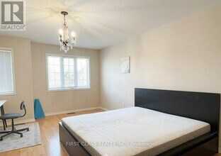 157 Selkirk Dr in Richmond Hill, ON - Building Photo - Building Photo