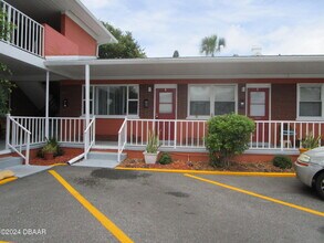 925 N Wild Olive Ave, Unit 4 in Daytona Beach, FL - Building Photo - Building Photo