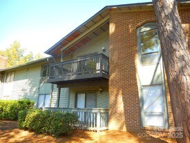 5016 Sardis Rd in Charlotte, NC - Building Photo