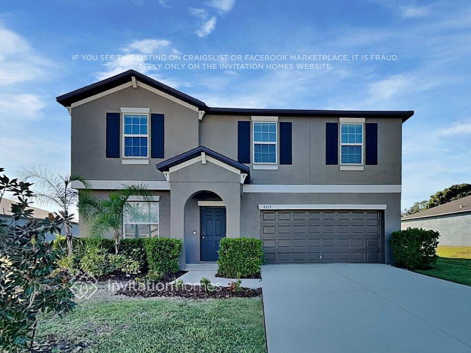 8617 40th Cir E in Palmetto, FL - Building Photo