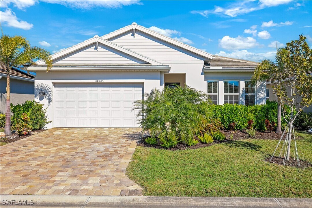 28025 Seasons Tide Ave in Bonita Springs, FL - Building Photo