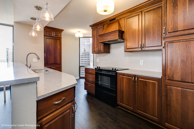 1625 Larimer St, Unit 2107 in Denver, CO - Building Photo - Building Photo