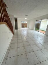 5582 NW 102nd Pl in Doral, FL - Building Photo - Building Photo