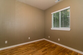 3126 Matt Dr in Eugene, OR - Foto de edificio - Building Photo