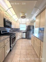 6020 Shore Blvd S in Gulfport, FL - Building Photo