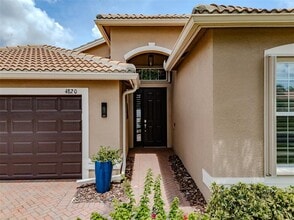 4820 Grand Banks Dr in Wimauma, FL - Building Photo - Building Photo