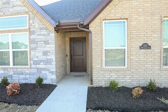 3213 SW Lovely Ln in Bentonville, AR - Building Photo - Building Photo
