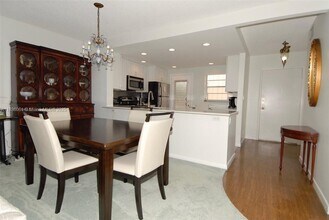 300 NE 12th Ave in Hallandale Beach, FL - Building Photo - Building Photo