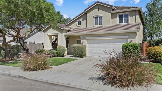 property at 985 Sunnyside Ln