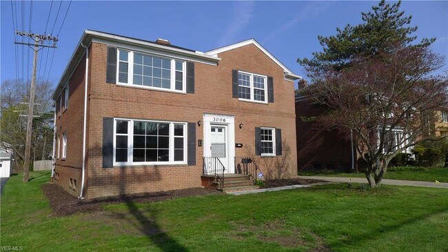 3006 Warrensville Center Rd-Unit -UP in Shaker Heights, OH - Foto de edificio - Building Photo