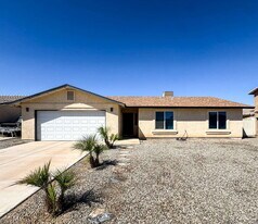 1377 S Fresno Ave in Somerton, AZ - Building Photo