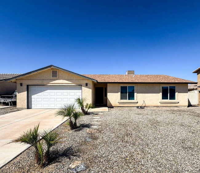 property at 1377 S Fresno Ave