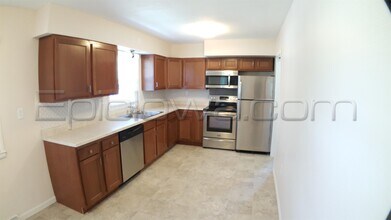 2237 C Ave NW in Cedar Rapids, IA - Building Photo - Building Photo