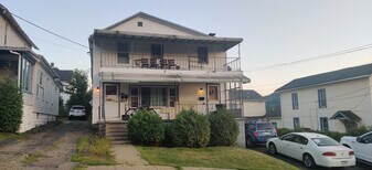 148 Elm St, Unit 3. Main 3 bed