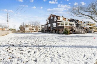 54 Osborne Ave in Bay Head, NJ - Foto de edificio - Building Photo