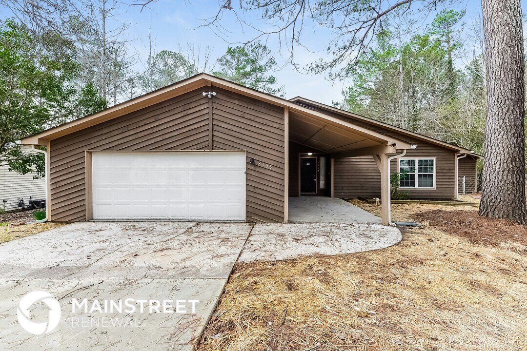 8103 Creekstone Way in Riverdale, GA - Building Photo
