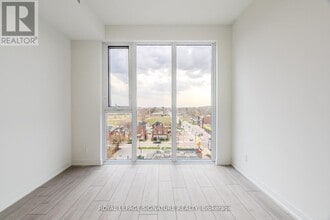 39 Mary St in Barrie, ON - Building Photo - Building Photo