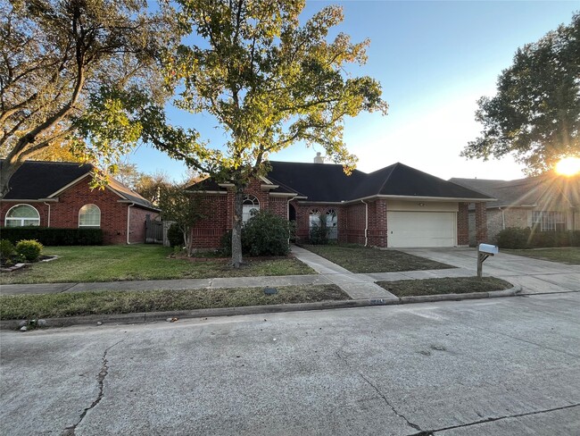 16027 Silver Valley Dr in Houston, TX - Building Photo - Building Photo