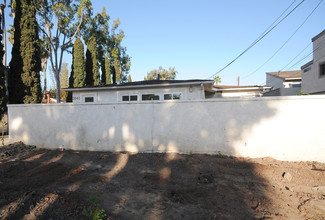 2641 Santa Ana Ave in Costa Mesa, CA - Building Photo - Building Photo