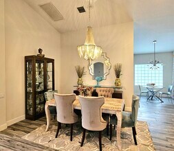 9825 Mantova Dr in Wellington, FL - Foto de edificio - Building Photo