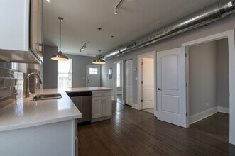2117 W 18th St in Chicago, IL - Building Photo - Building Photo