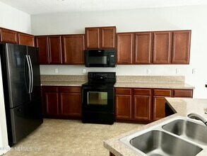 11751 Silver Hill Dr in Jacksonville, FL - Building Photo - Building Photo