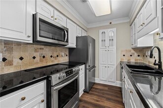 1120 Highland Bluff Dr S E in Atlanta, GA - Building Photo - Building Photo