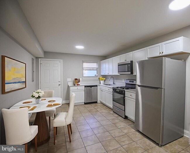 property at 530 N Montford Ave