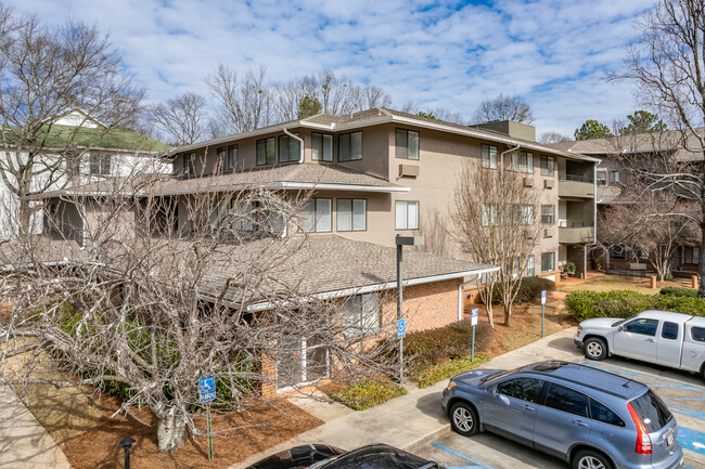 Regency House in Decatur, GA - Foto de edificio - Building Photo