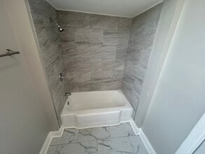 231 E 11th St, Unit 2 in Covington, KY - Building Photo - Building Photo