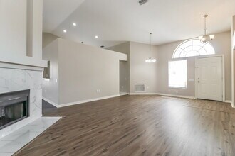 29505 Morningmist Dr in Zephyrhills, FL - Building Photo - Building Photo