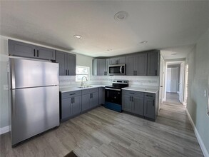 3451 Tiki Dr in Holiday, FL - Building Photo - Building Photo
