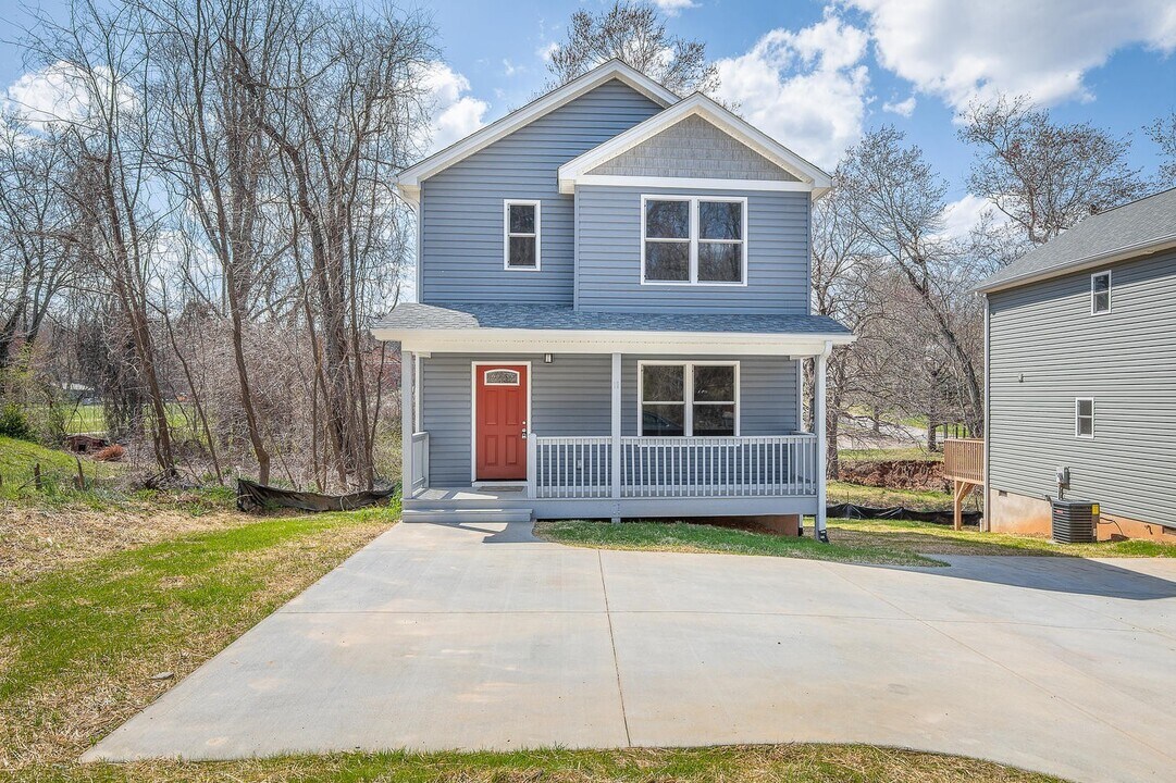 11 Kent St in Asheville, NC - Building Photo