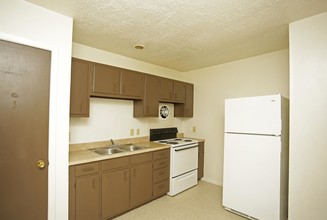 Northgate Apartments in Crowley, LA - Building Photo - Interior Photo