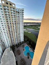 1755 E Hallandale Beach Blvd, Unit 2008E in Hallandale Beach, FL - Building Photo - Building Photo