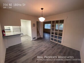 356 NE 180th St in Shoreline, WA - Building Photo - Building Photo