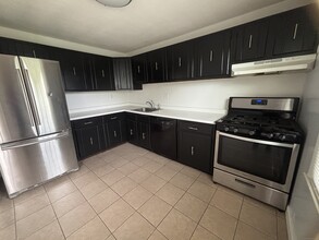 16 Ambassador Dr in Manchester, CT - Building Photo - Building Photo