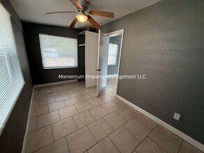 2400 22nd St S in St. Petersburg, FL - Building Photo - Building Photo