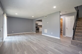 Perimeter 294 Apartments in Atlanta, GA - Foto de edificio - Building Photo