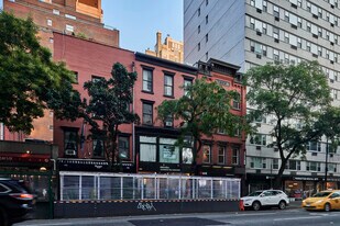 498 Avenue of the Americas in New York, NY - Building Photo