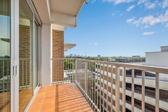 3614 Montrose Blvd in Houston, TX - Foto de edificio - Building Photo