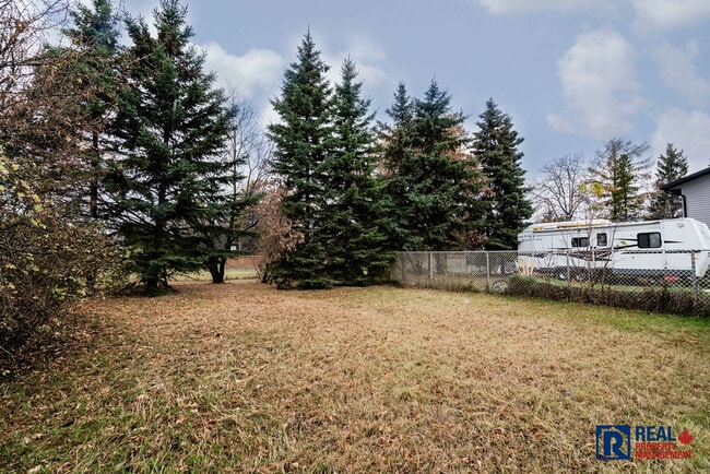7306 Patterson Dr in Grande Prairie, AB - Building Photo - Building Photo