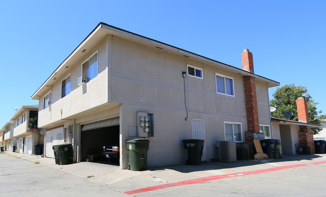 10 Nedra Ct in Sacramento, CA - Foto de edificio - Building Photo