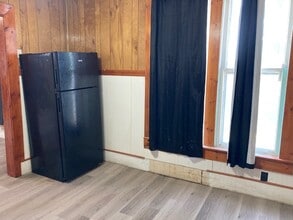 310 N Saunders Ave, Unit 2 in Hastings, NE - Building Photo - Building Photo
